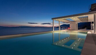 600m² homm Luxury Villa Sea Side Evia 16ppl