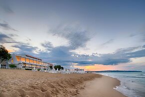 AluaSun Helios Beach – All Inclusive