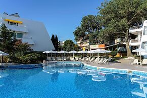 AluaSun Helios Beach – All Inclusive