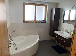 Center Chalet Flat