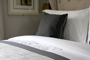 The Hayden Pub & Rooms