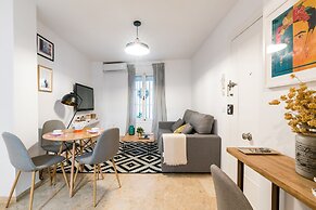 Alfalfa Center Apartment