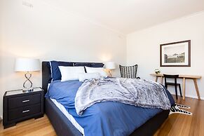 Lighthouse Cozy 2BDR with CITY VIEWS