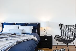 Lighthouse Cozy 2BDR with CITY VIEWS