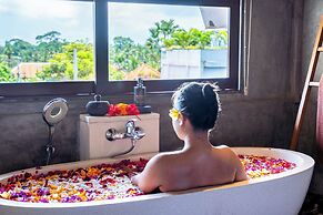 Purana Suite Ubud
