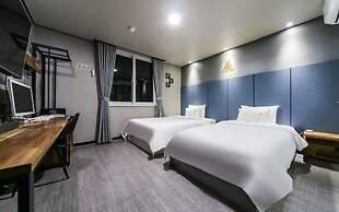 Luxury Motel