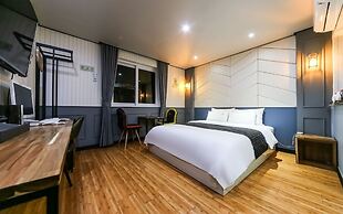 Luxury Motel