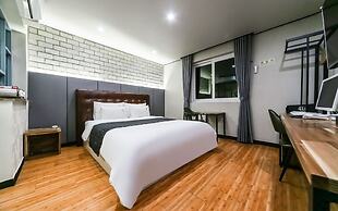 Luxury Motel