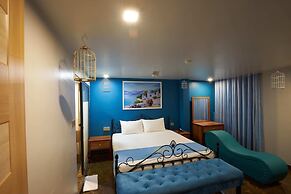 Cozi9 Theme Hotel