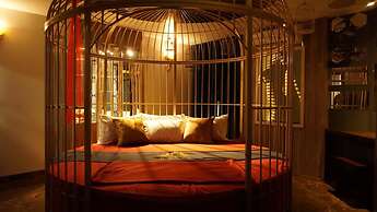 Cozi9 Theme Hotel