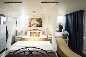 Cozi9 Theme Hotel