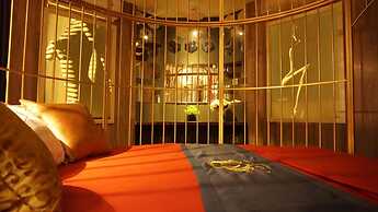 Cozi9 Theme Hotel