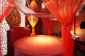 Cozi9 Theme Hotel