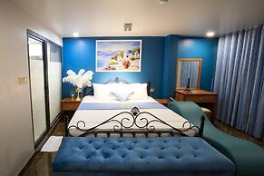 Cozi9 Theme Hotel