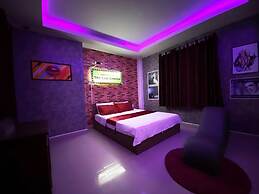 Cozi9 Theme Hotel