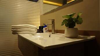Cozi9 Theme Hotel