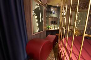 Cozi9 Theme Hotel