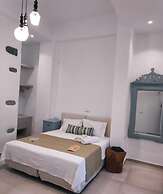 Gerani Deluxe Houses with Sea View