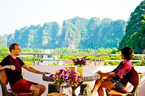 Trang An Mountain View Homestay - Hostel