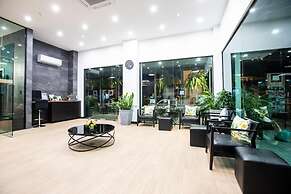 Cubic Bangna Hotel
