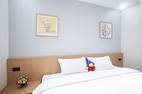 Cubic Bangna Hotel