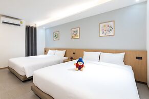 Cubic Bangna Hotel