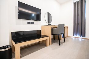 Cubic Bangna Hotel