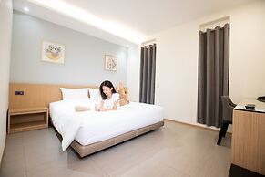 Cubic Bangna Hotel