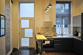 Sunset Central Apartment