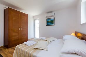 Apartments & Rooms V&M