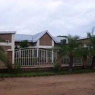 Zuus Lodge & Tours