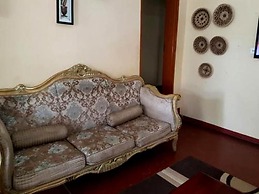 Zuus Lodge & Tours