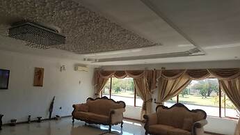 Twin Cave Lodge
