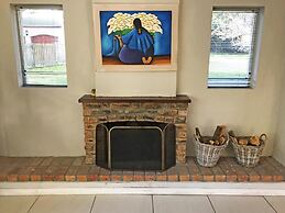 Cozy Quirky Cottage