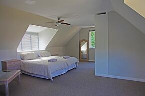 Cozy Quirky Cottage