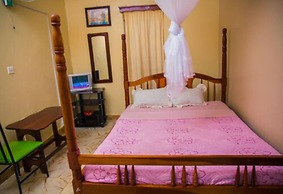 Merona Hotel