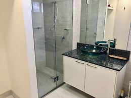 Cairns Apartment Esplanade Ocean Views