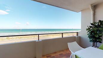 Malata Beachfront Condo 27