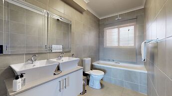 Malata Beachfront Condo 27