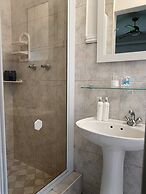 Hillton Manor Guest House