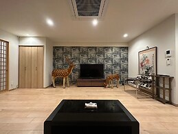 Shimanouchi Luxury Apartment
