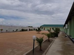 Mopees Lodge