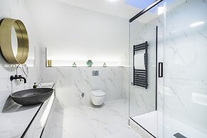 Billionaire Suites Kensington