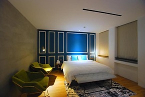 Small Hotel