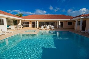 6 Bedroom Villa With an Ocean View