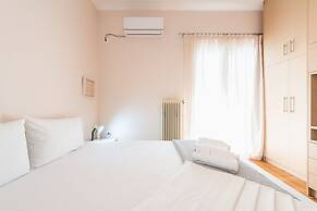 Stylish Acropolis Apartment  by Cloudkeys