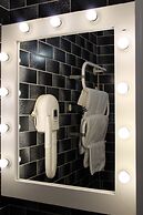 MaxRooms Volga Hollywood