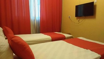 MaxRooms Volga Hollywood