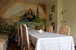 MaxRooms Volga Hollywood
