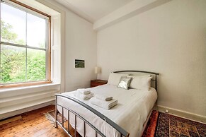 Bright Flat in City Centre for up to 6 Guests!